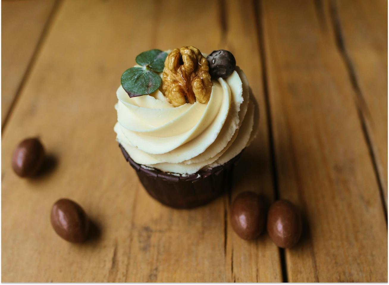 Antioxidants in berries, wine, and chocolate could be a natural supplement to boost fertility in women.